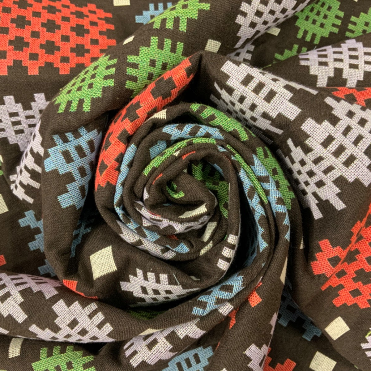 S234 Welsh Blanket Tapestry Vintage Fabric gathered