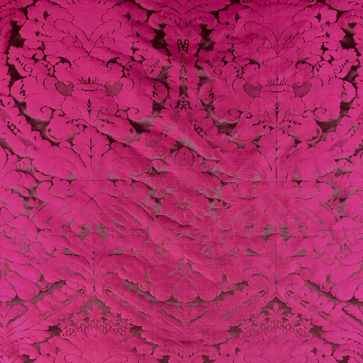 T524 Dutch Damask Deep Pink