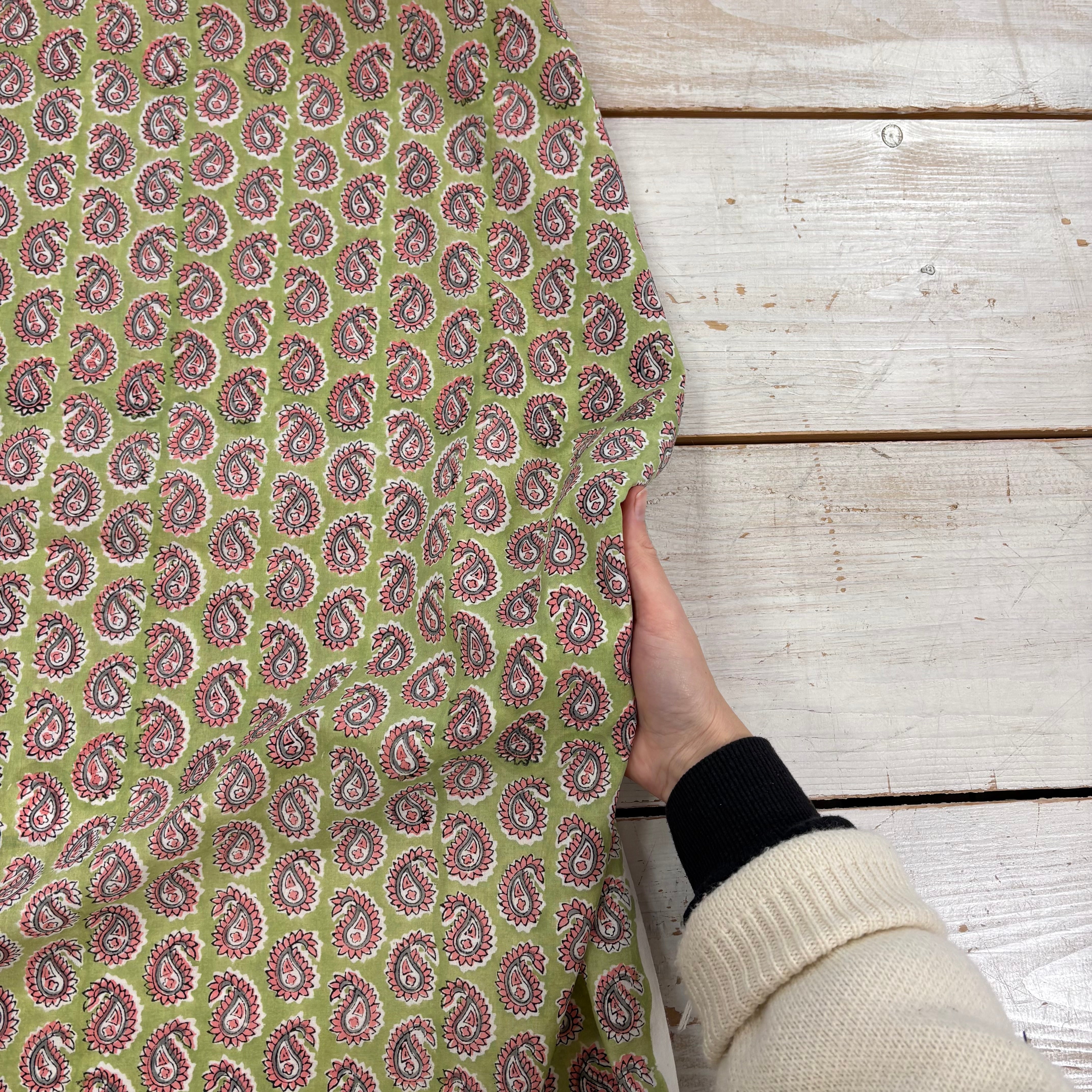 Varanasi Paisley Block Print Tex Ex 2946 Fabric Scale