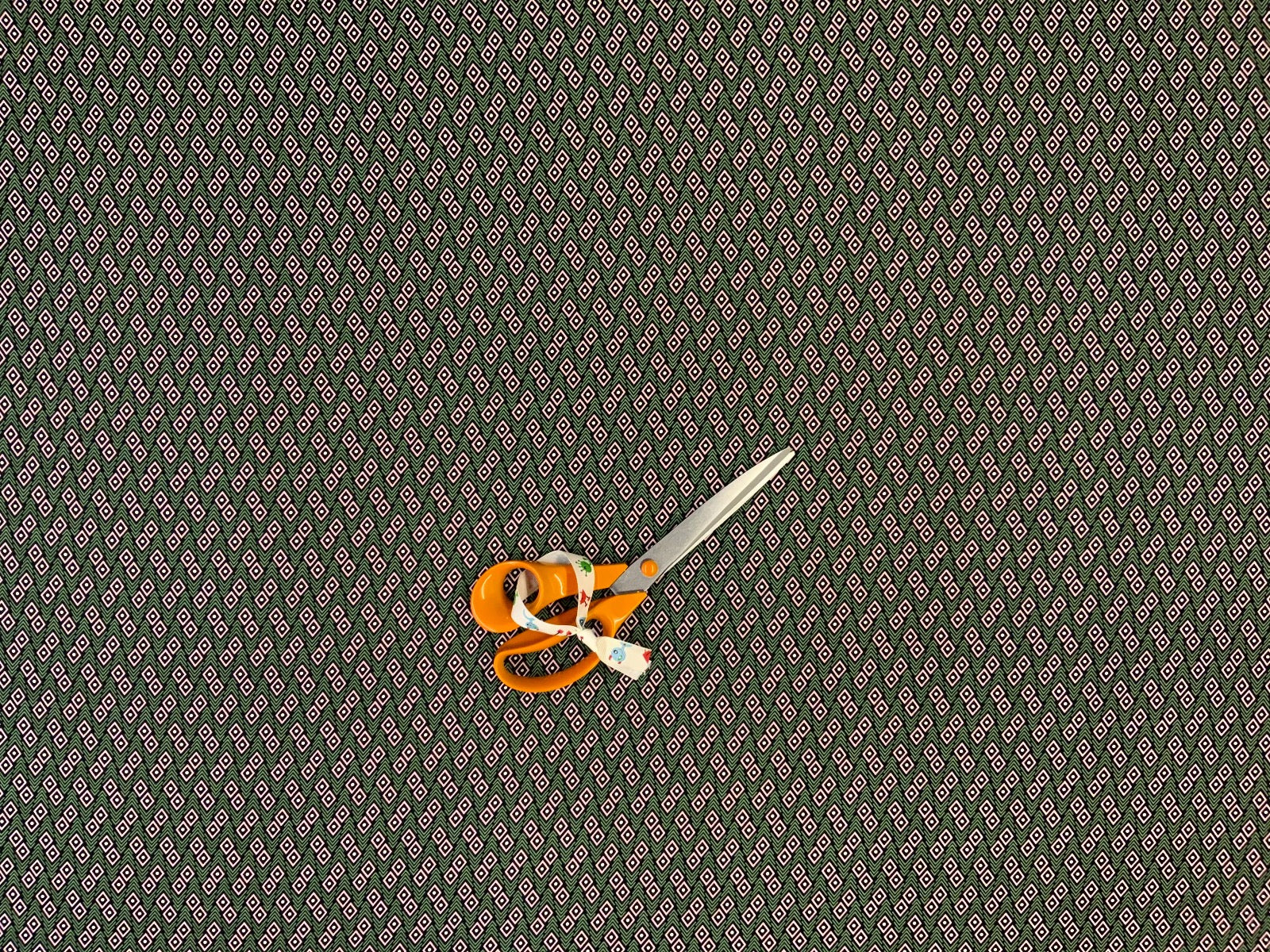 F190 Amara Green Blush