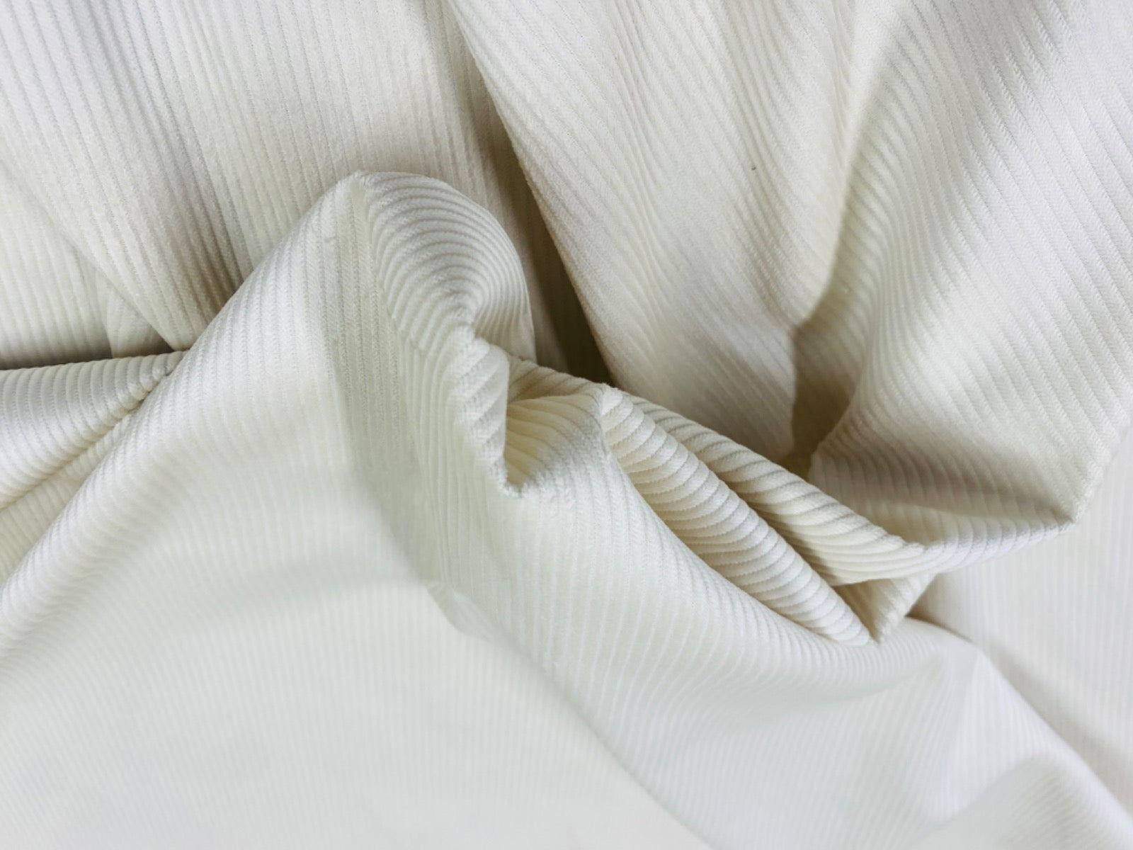 F357 Ex Designer 8 Wale Corduroy Vanilla
