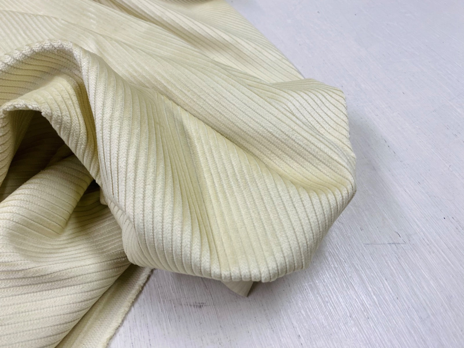 F361 Ex Designer 5 Wale Corduroy Buttercream