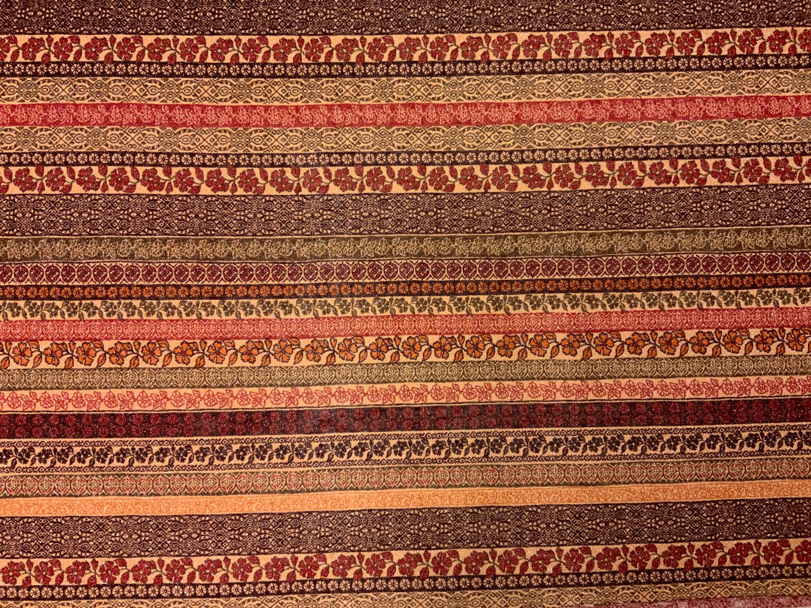 F62 Lurex Knit Glitzy Flower Stripe Red