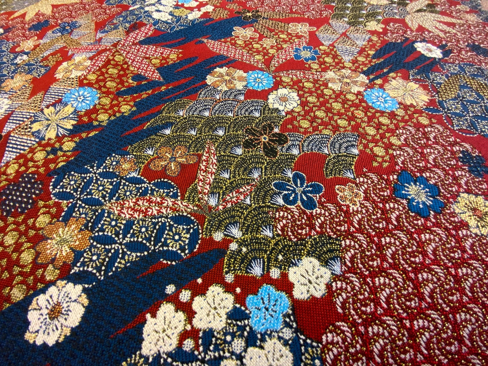 H305 Japanese Water Garden Tapestry Multi