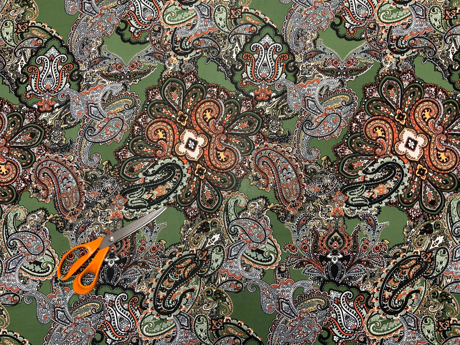 I359 Paisley Chiffon Forest