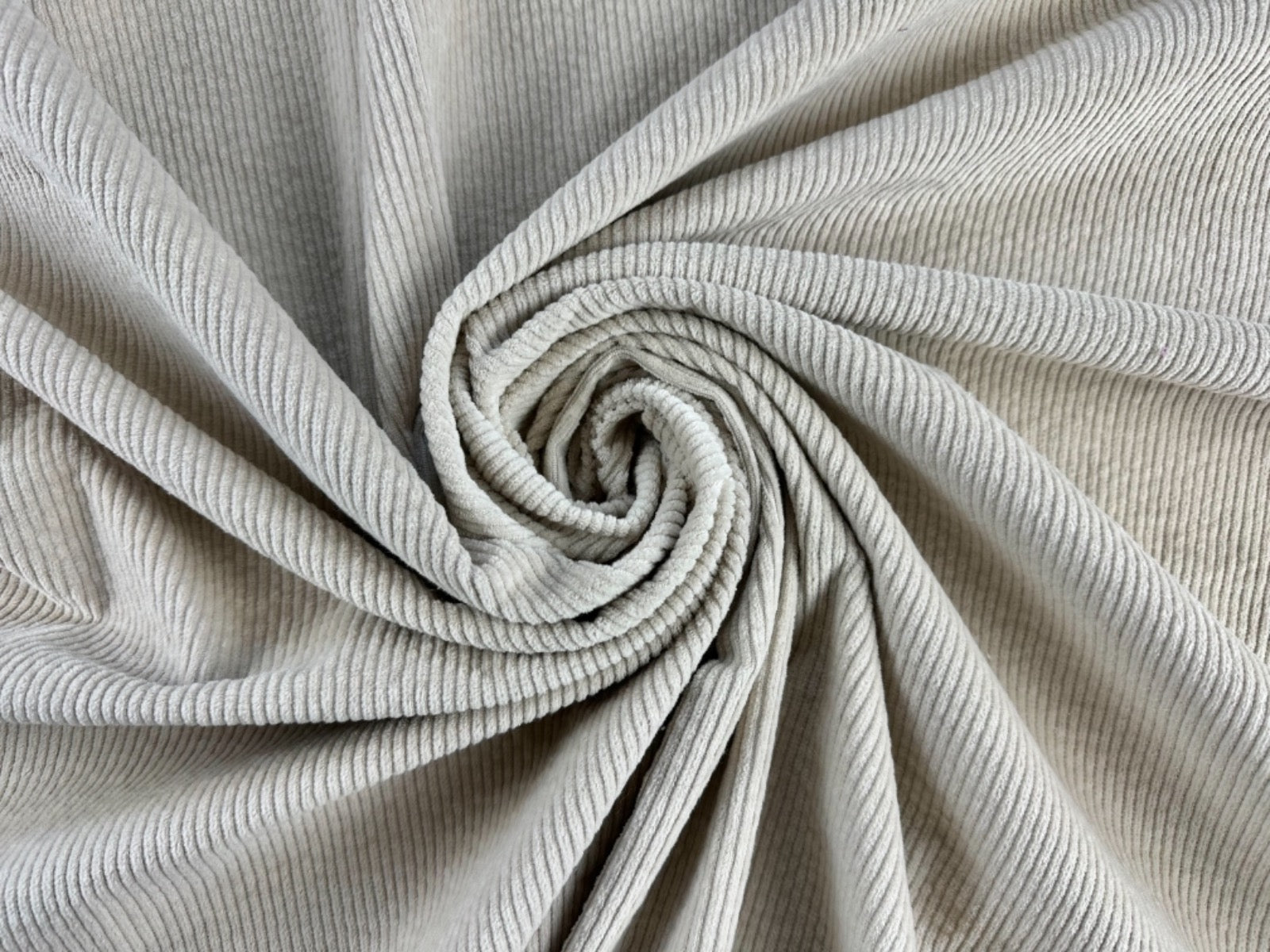 W24 Super Soft Stretch Corduroy Natural