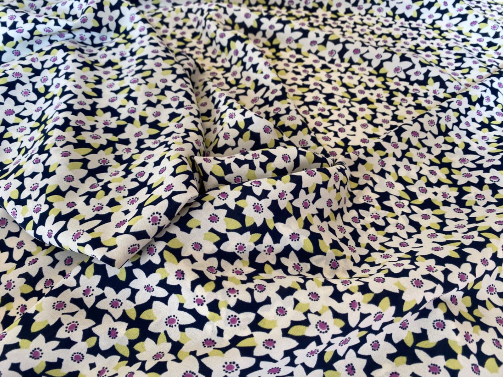 F324 Star Flower Noir