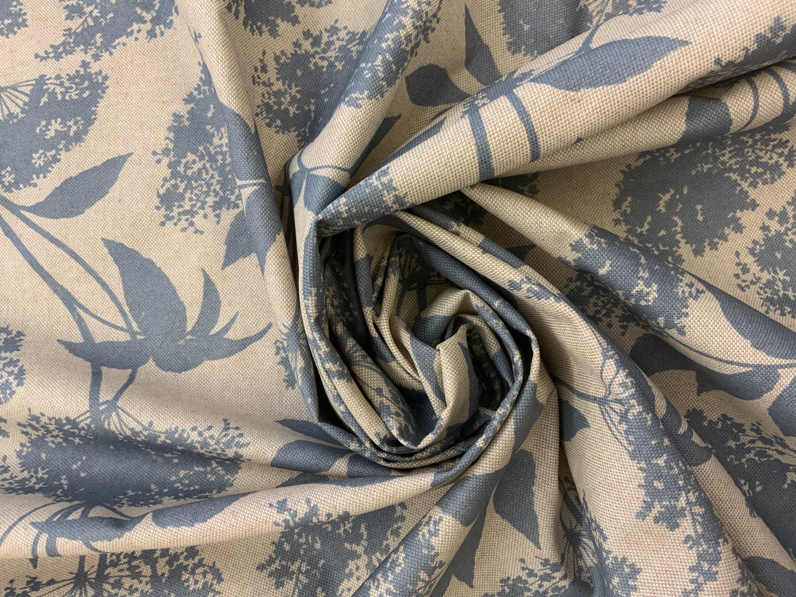 S188 Elderflower Oilcloth Natural Blue