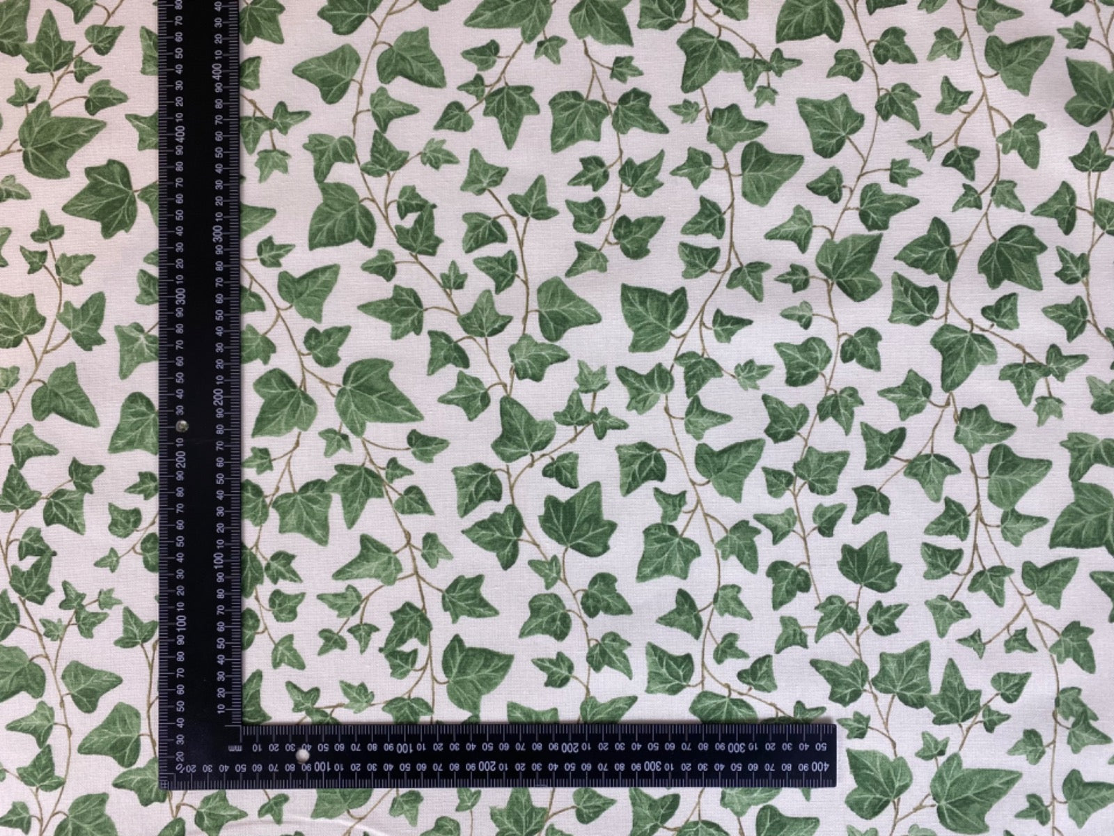 T527 Ivy Branch Off White