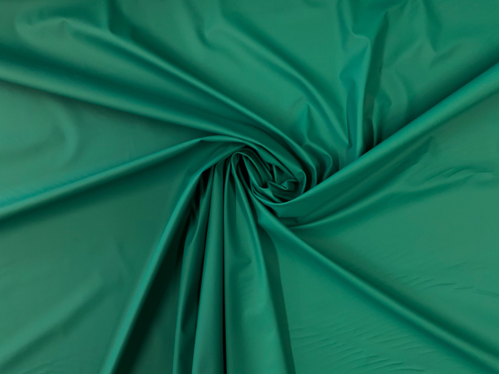 i482 Raincoat Fabric Green. Water Repellent One Way Comfort Stretch