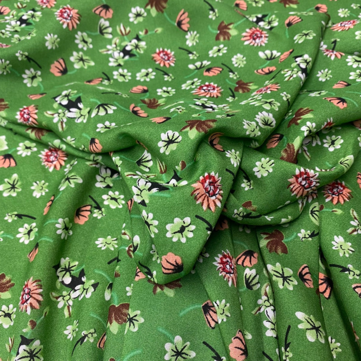 F337 Gardeners Flowers Viscose Green