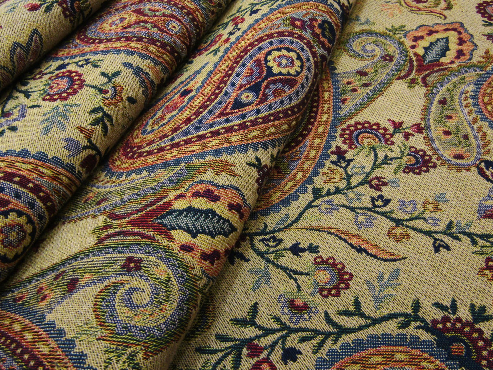 Paisley Tapestry Vintage E158
