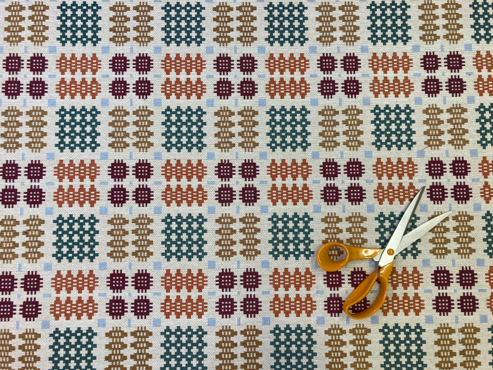 R57 Welsh Blanket Tapestry Multi