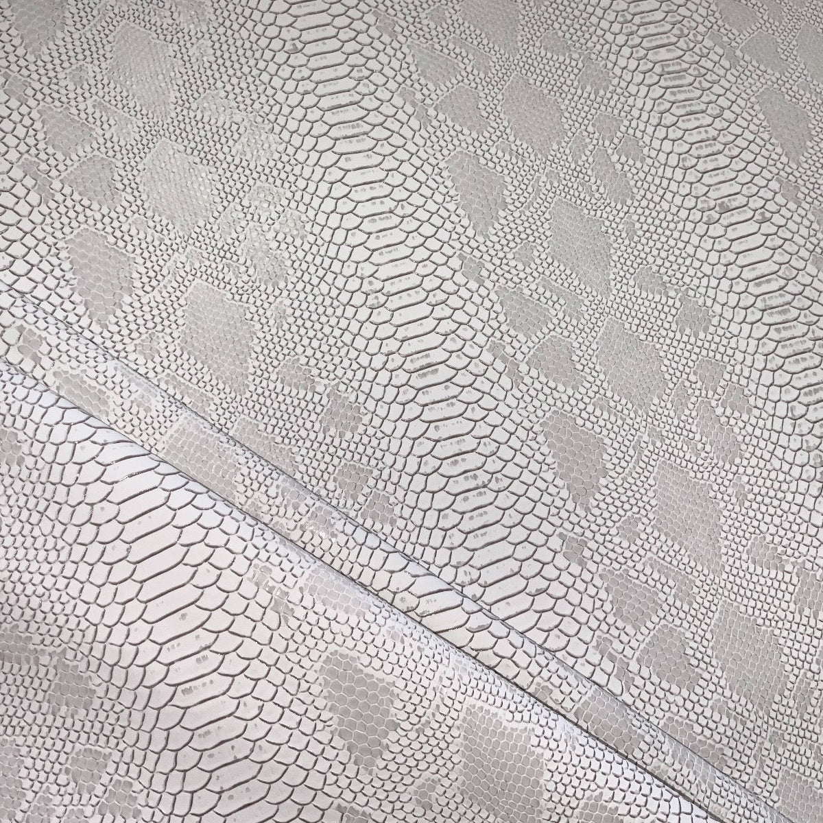 H34 White Snakeskin Leatherette