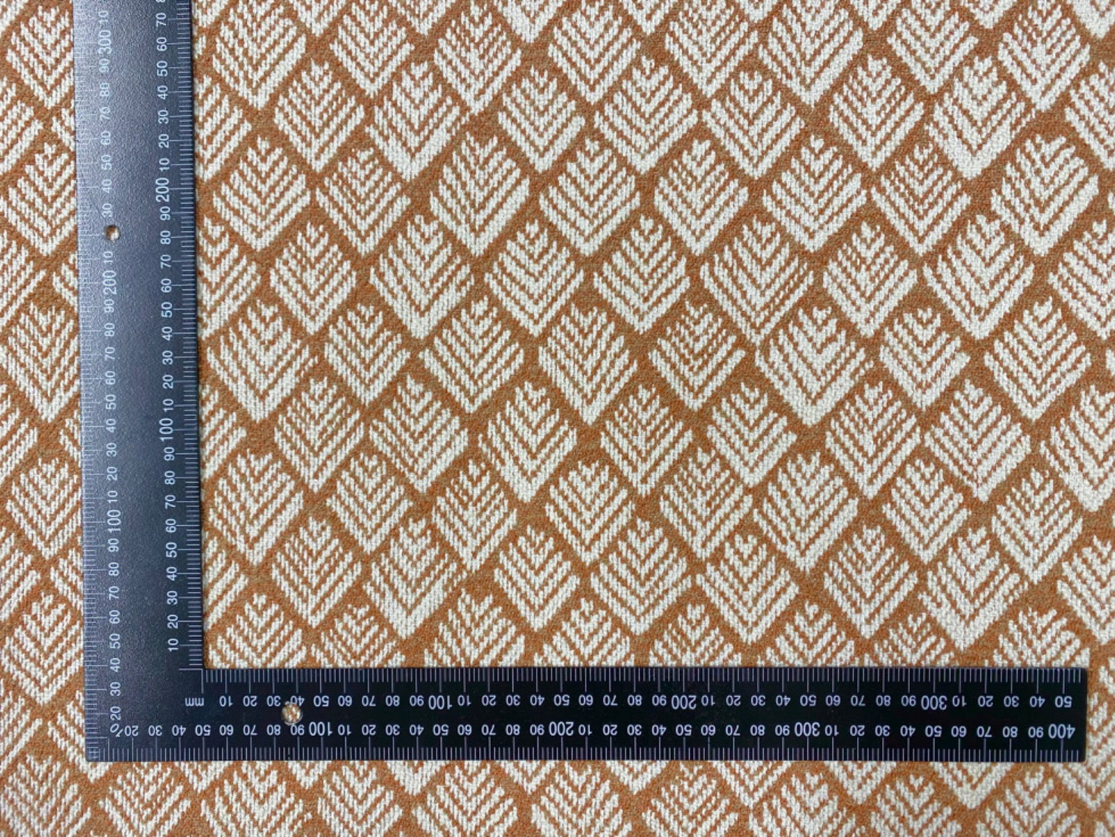 S251 Oslo Leaf Chestnut