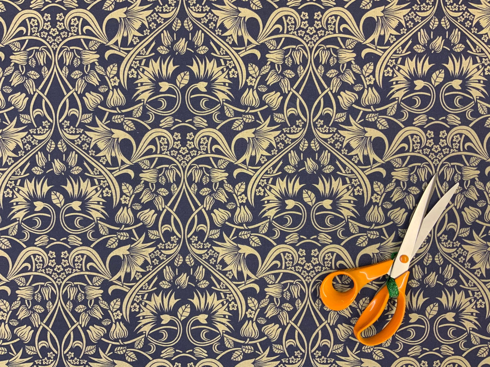 S163 Trailing Thistle Midnight