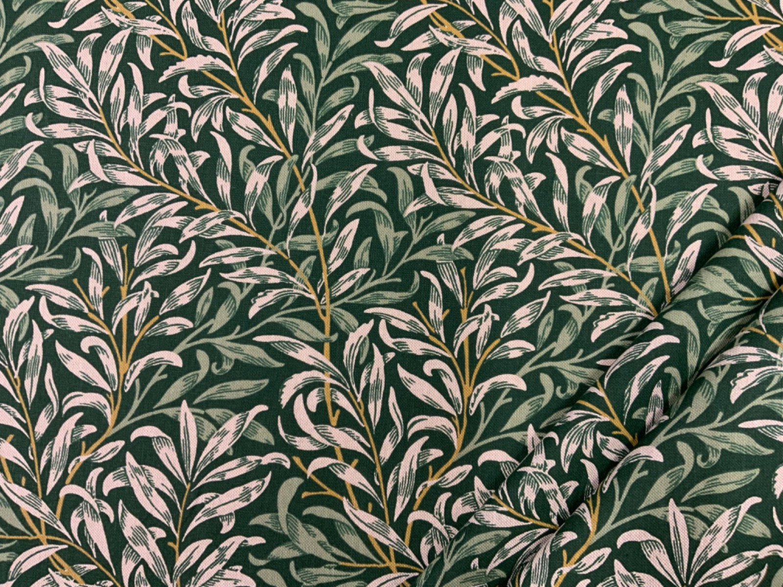 T467 Trailing Willow Green and Linen