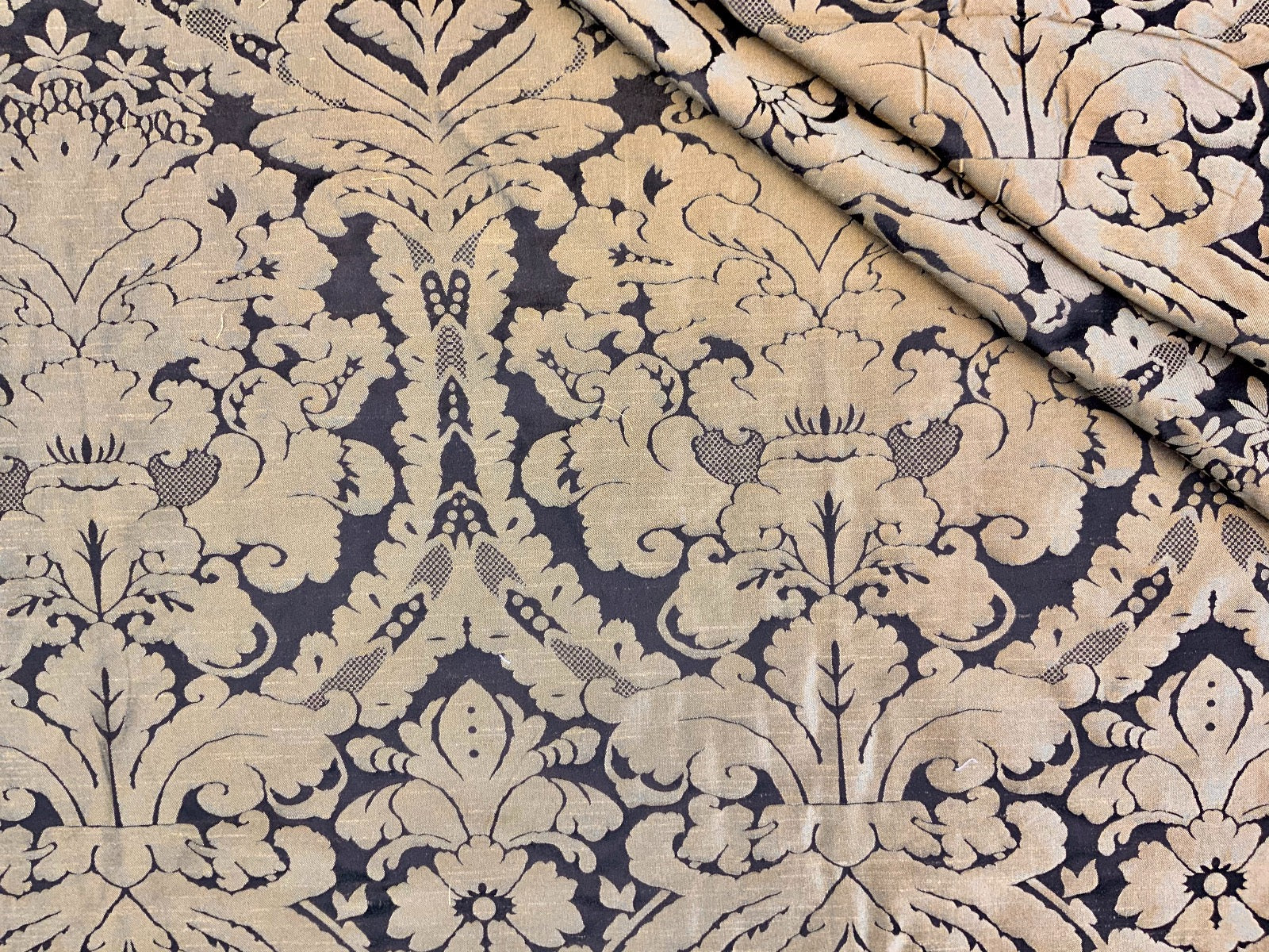 Dutch Damask Black Brass T452
