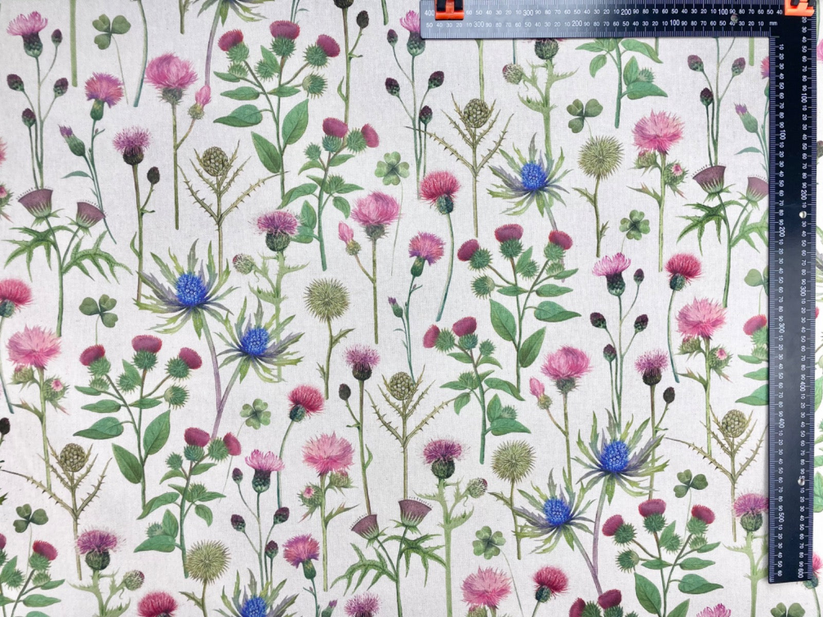Thistle Garden Linen T485