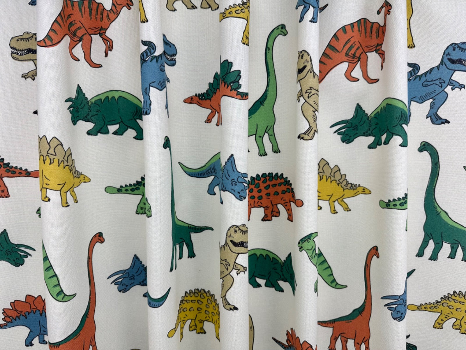 T548 Dinosaur Land Multi