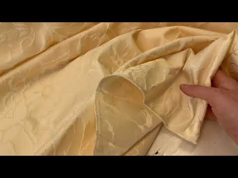 Dutch Damask Cream T458