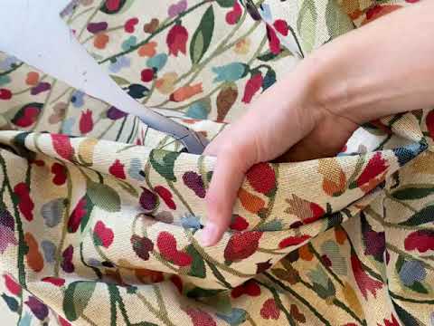 S129 Spike Flower Tapestry