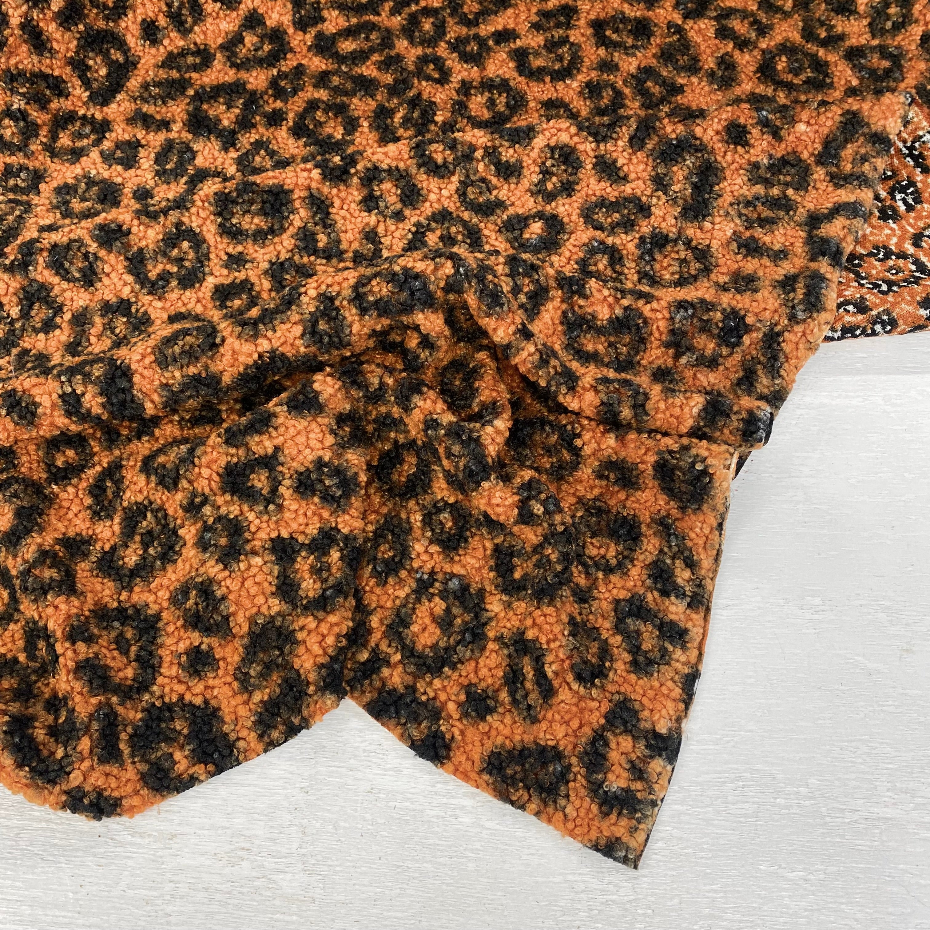 i530 Leopard Print Super Soft Sherpa Fleece Gathered