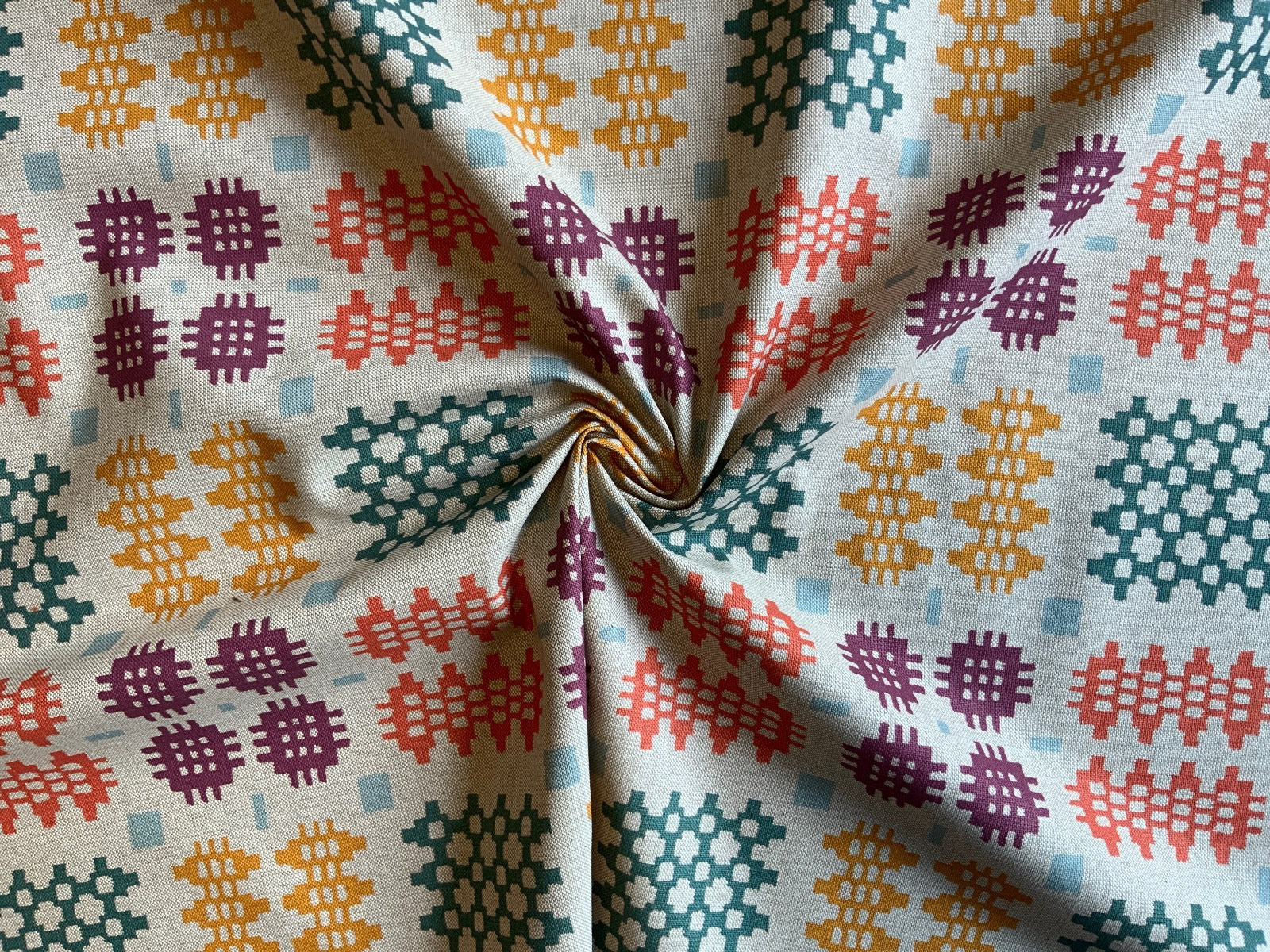 S55 Linen Look Welsh Blanket Multi Print