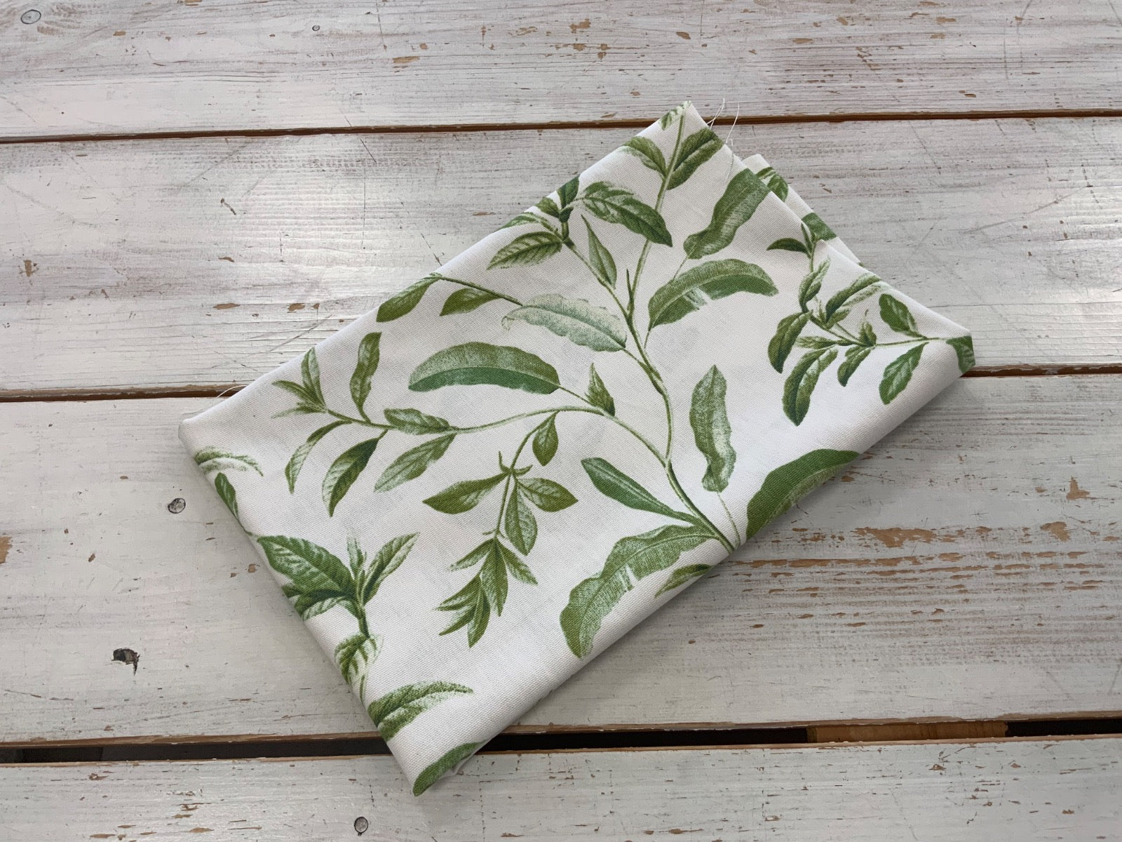 RE3907 0.9m green leaf cotton print (140cm wide)