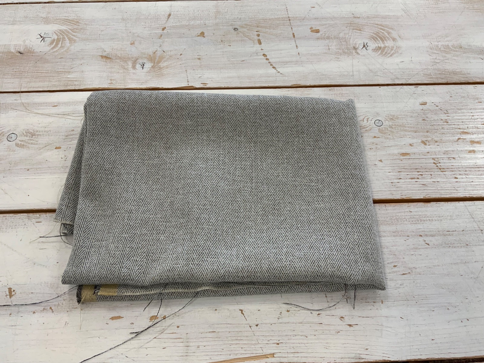 RE3975  0.9m flynn herringbone tweed (140cm wide)