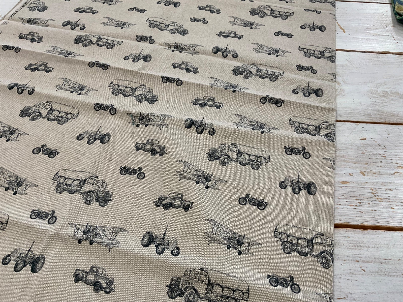 RE3995 0.9m vehicles linen look print  (140cm wide)