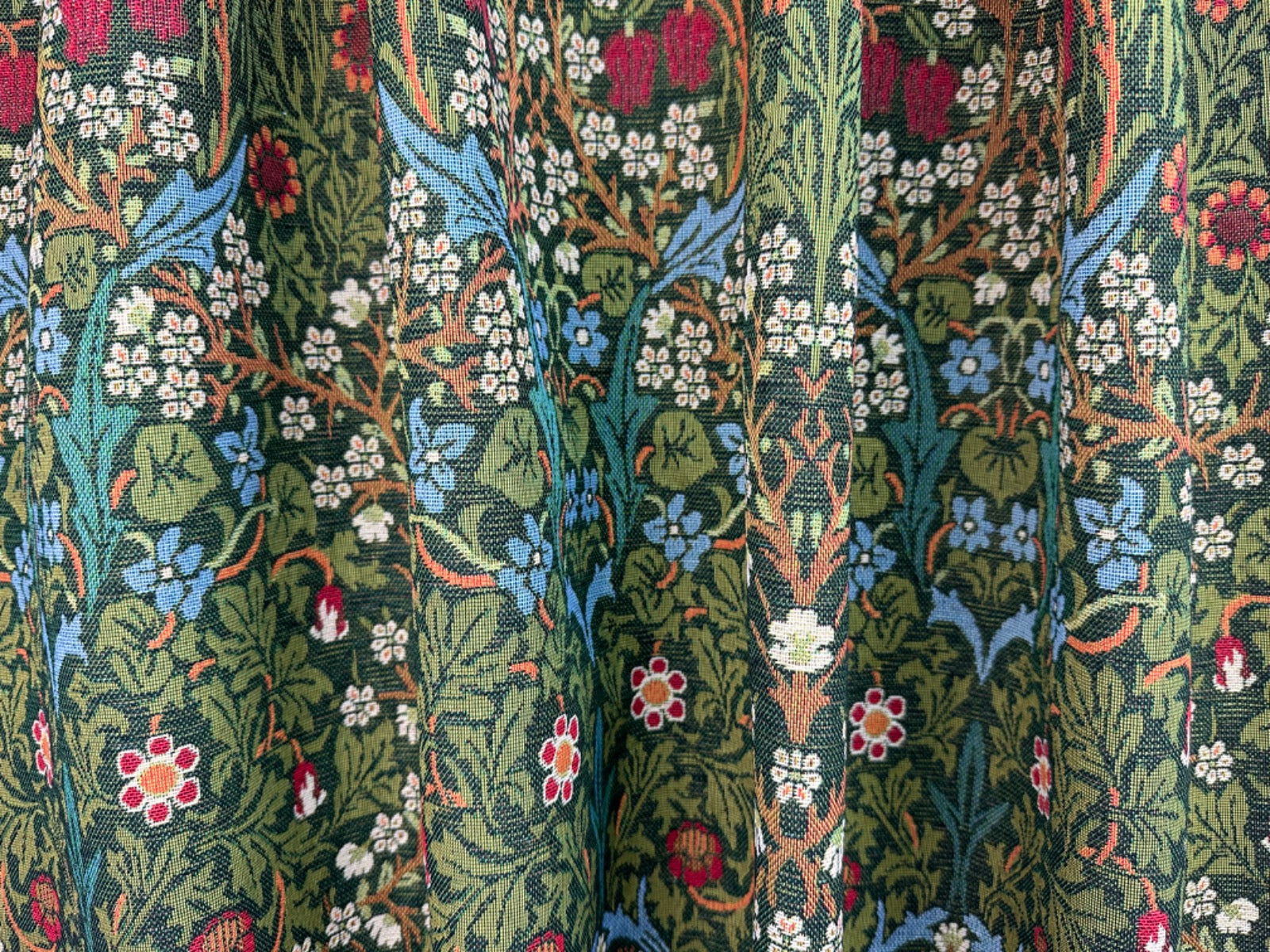 K44 Blackthorn Tapestry