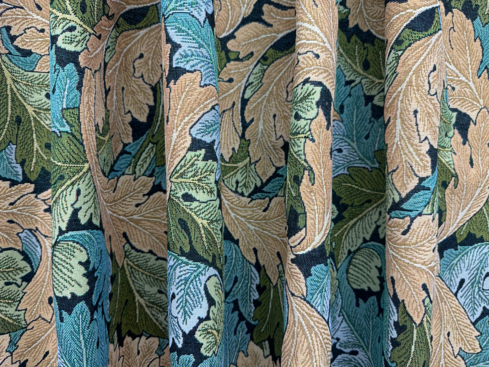 K43 Acanthus Tapestry