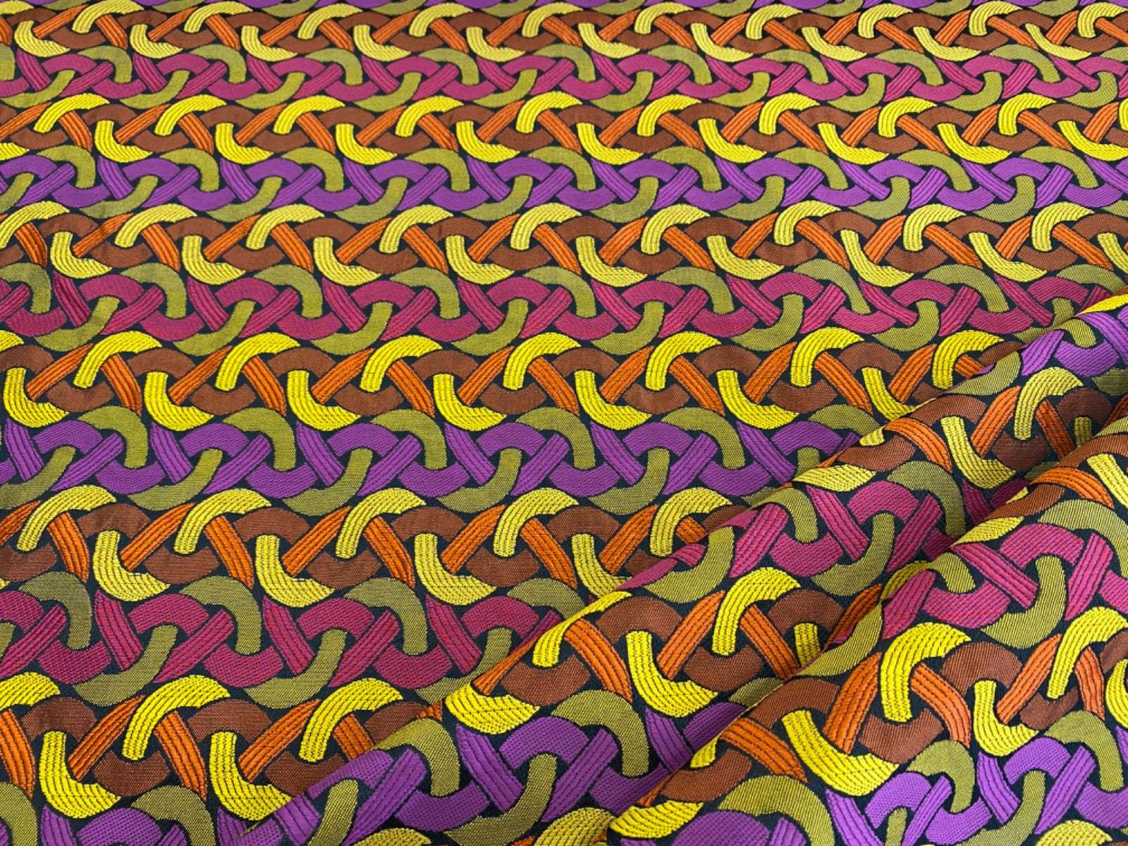 H346 Spring Puzzle tapestry