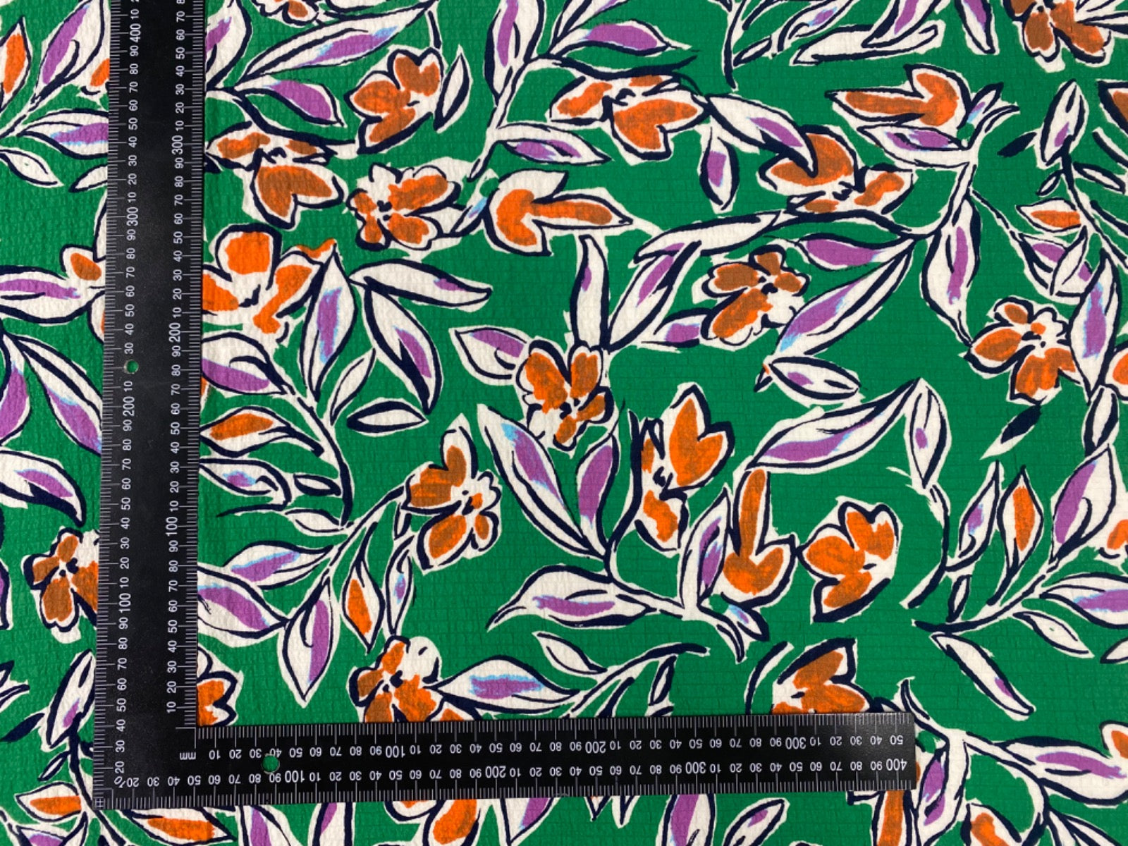 B380 Tropical Flower Viscose Bubble Cloth Green