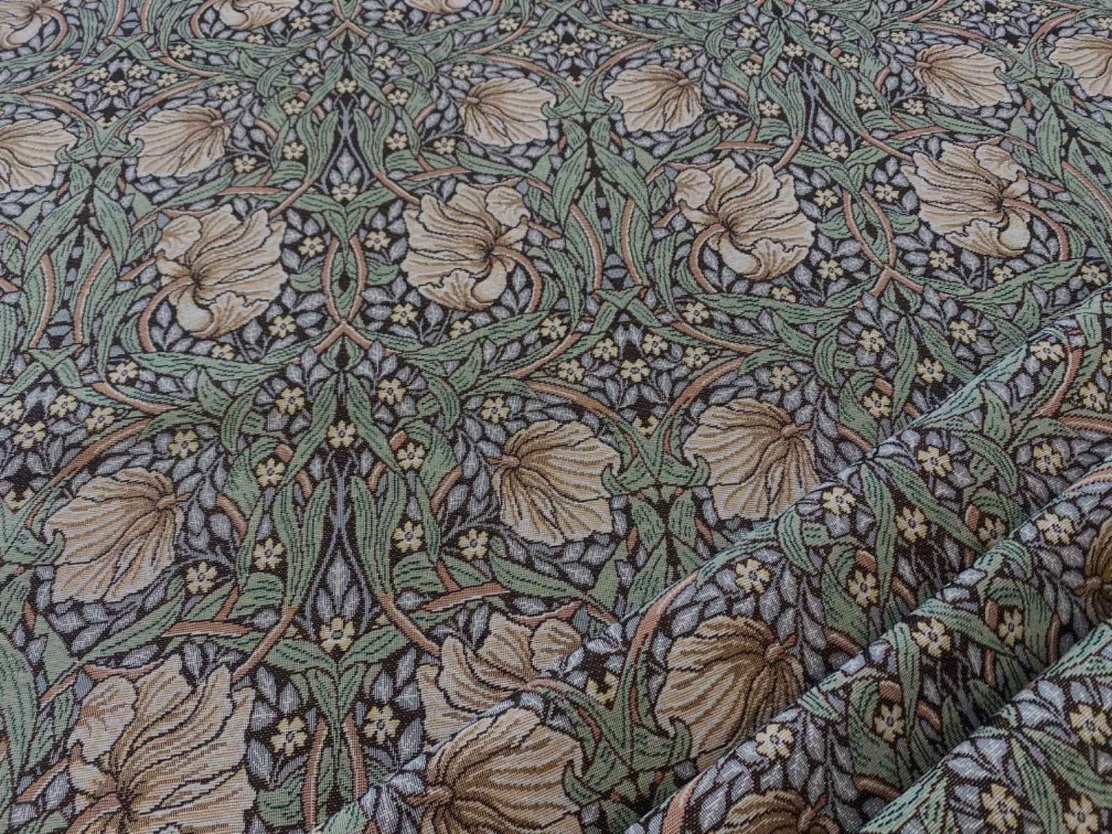 K45 Pimpernel Tapestry