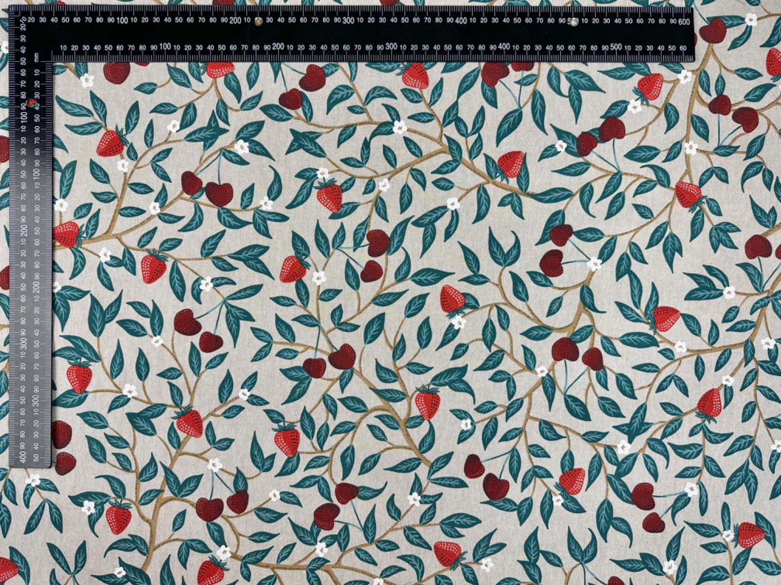 T553 Strawberry Bush Linen