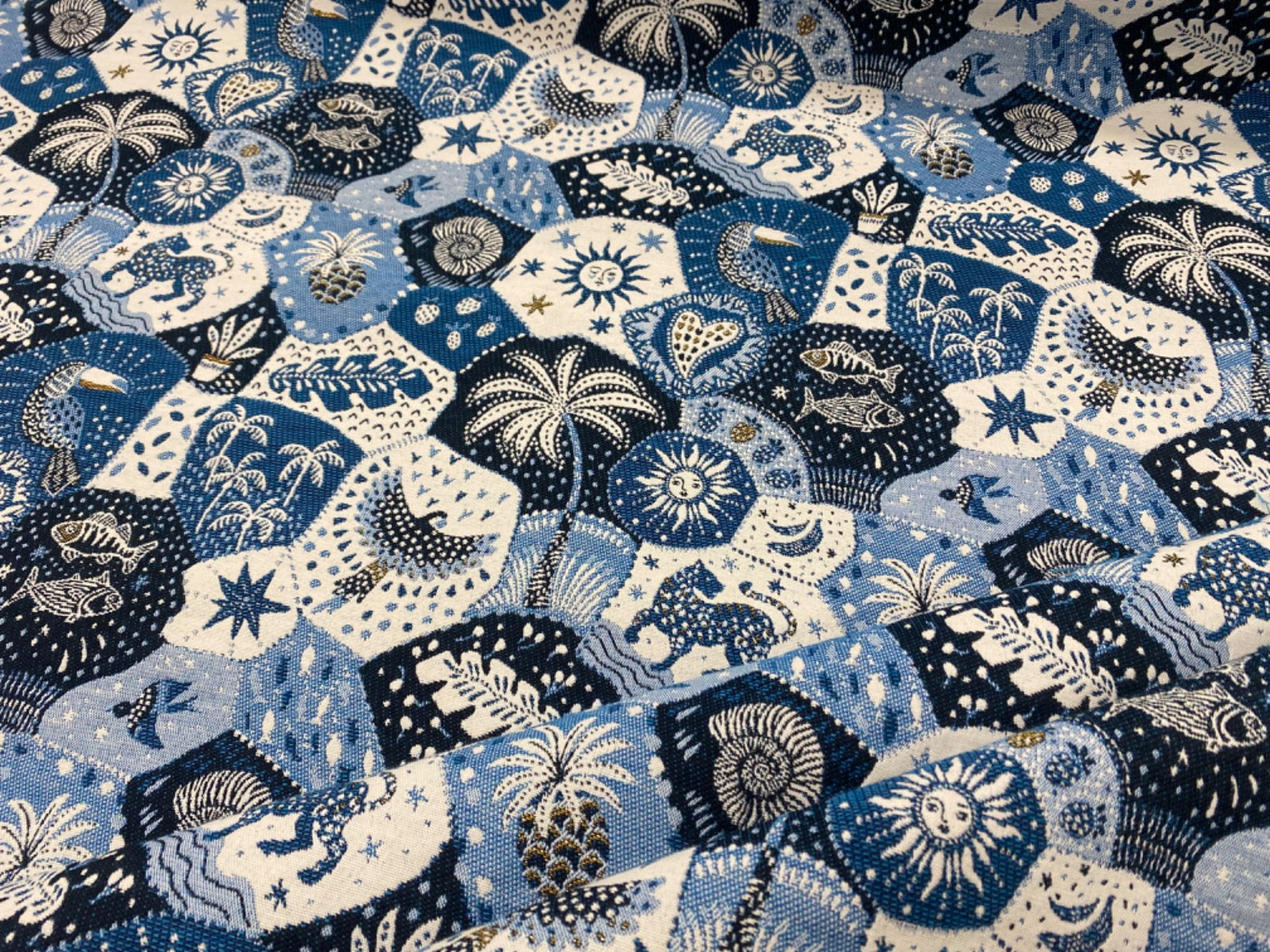 H382 Summer Dreaming Tapestry Indigo