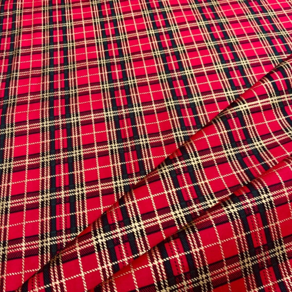 C777 Metallic Christmas Tartan Red (Gold)
