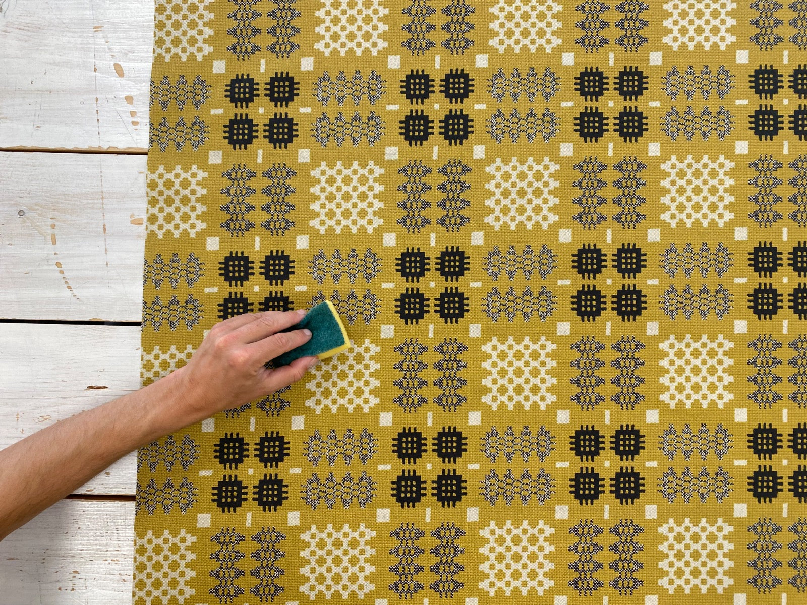 S40 Welsh Blanket Oilcloth Gold