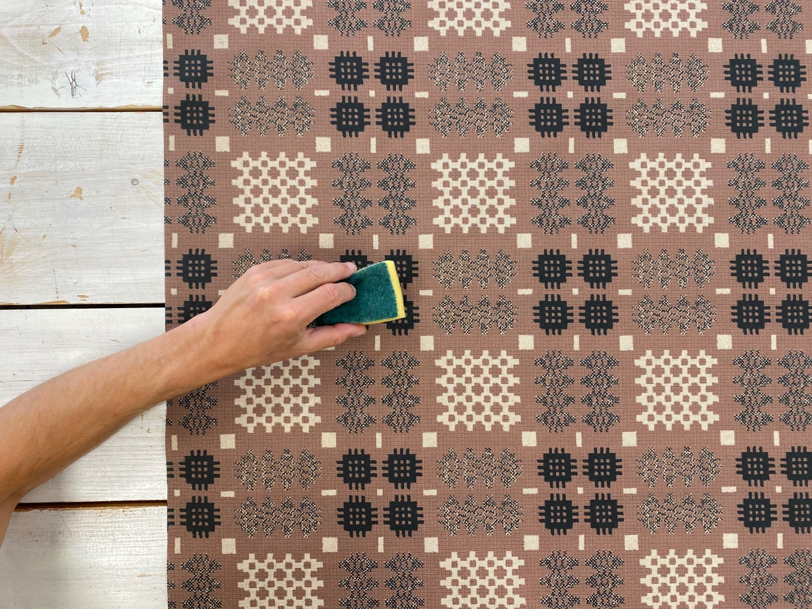 S106 Welsh Blanket Oilcloth Rose