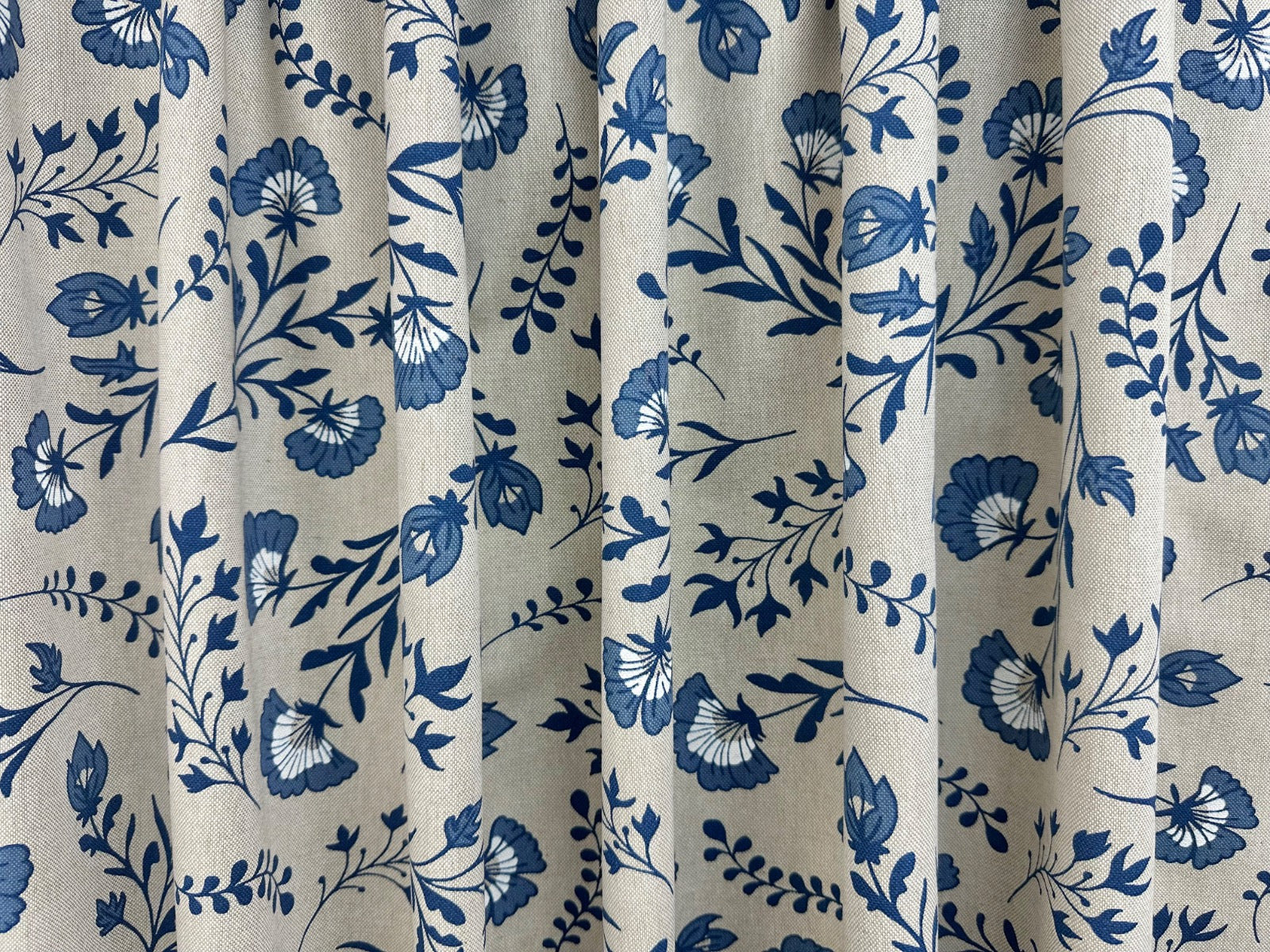 T558 Folk Flowers Blue Linen