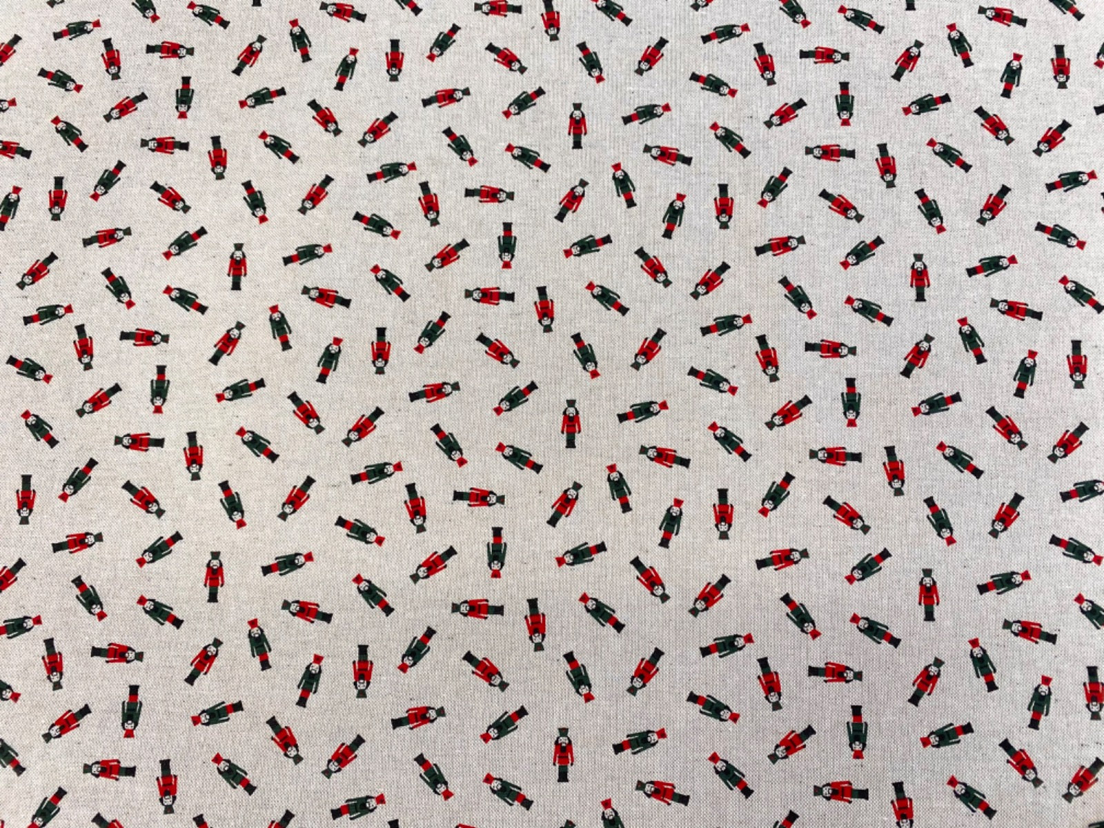 T497 Mini Christmas Nutcracker Linen