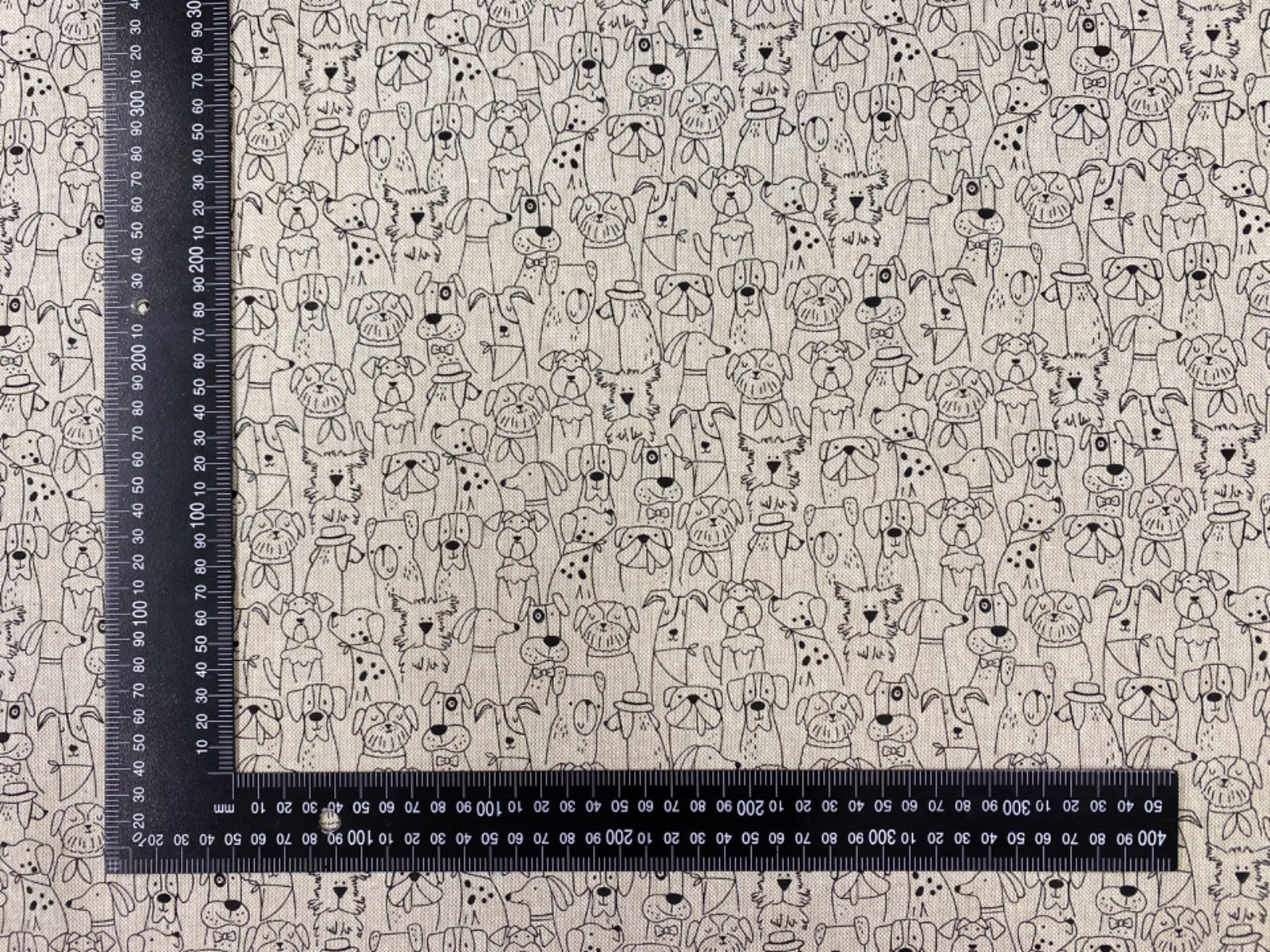 T502 Dog Portrait Linen