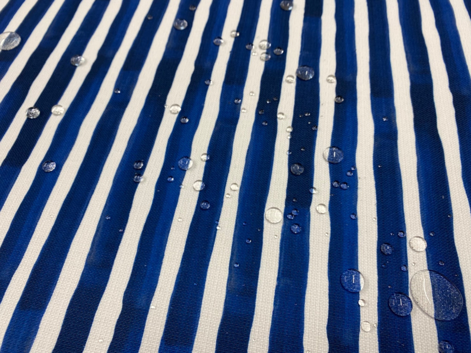 H393 Biarritz Waterproof Stripe Blue