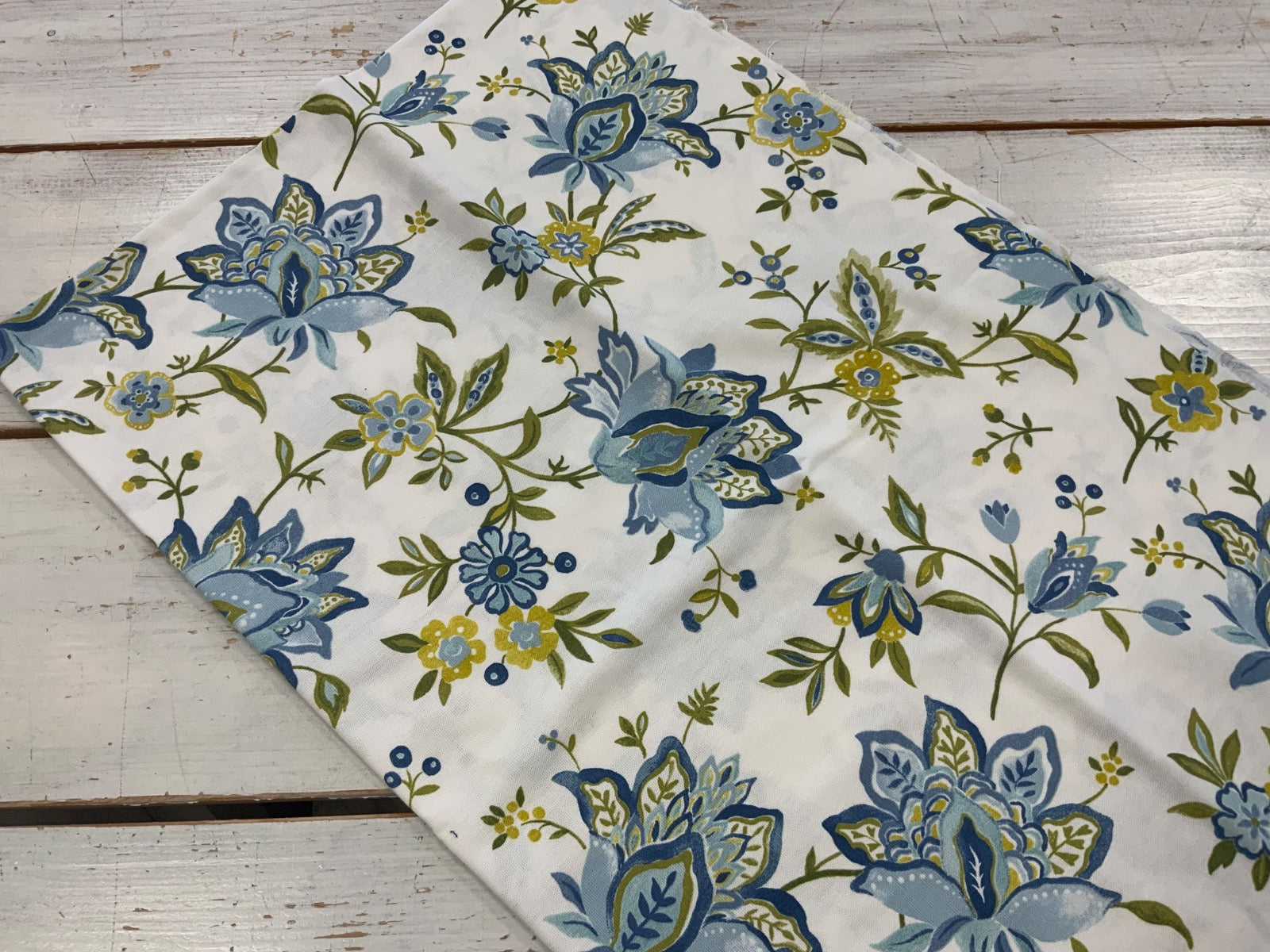 RE3801 0.9m Ornella print blue  (140cm wide)