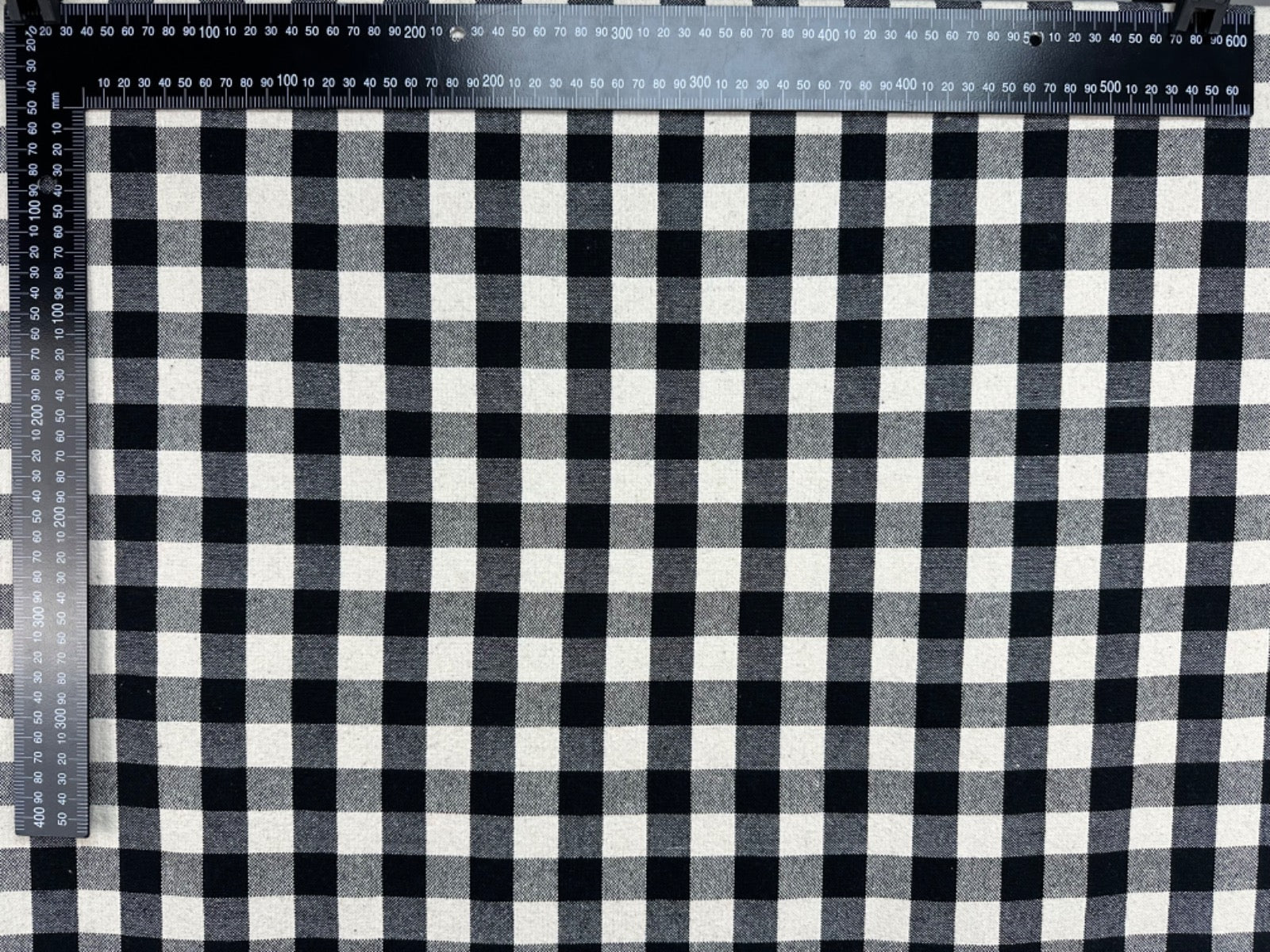 H360 Rustic Chunky Gingham Black