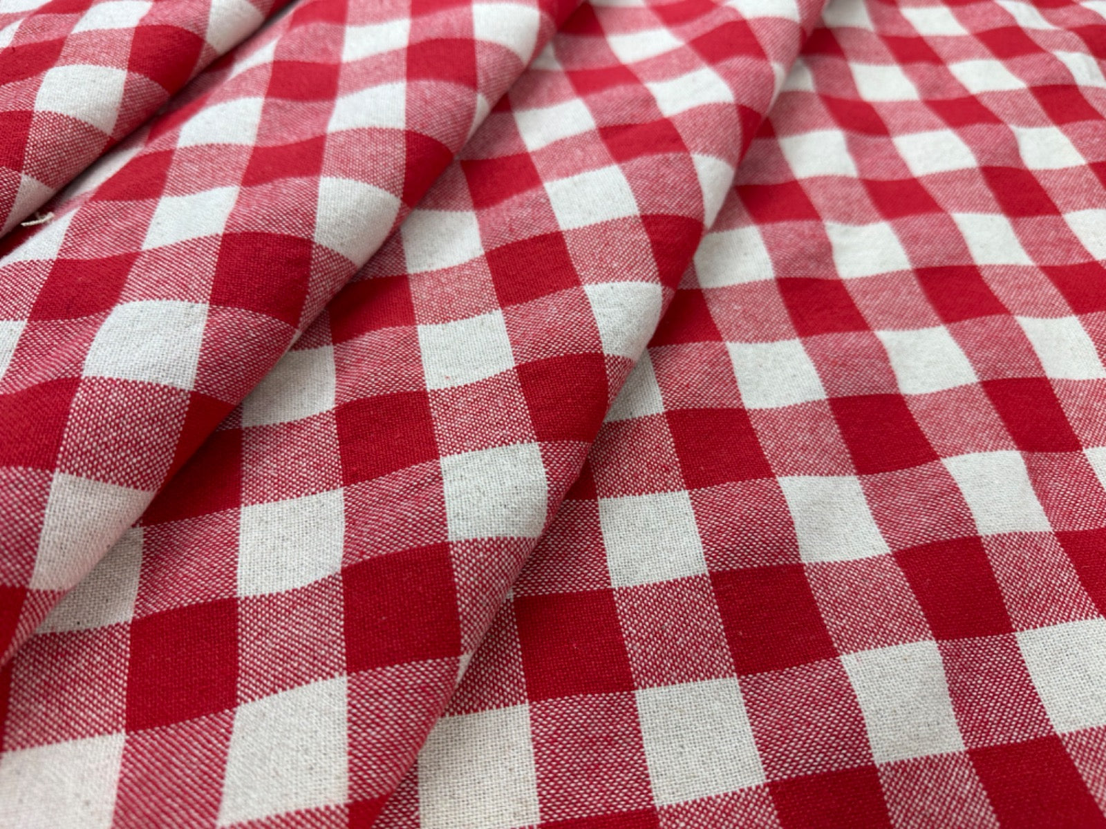 H359 Rustic Chunky Gingham Red