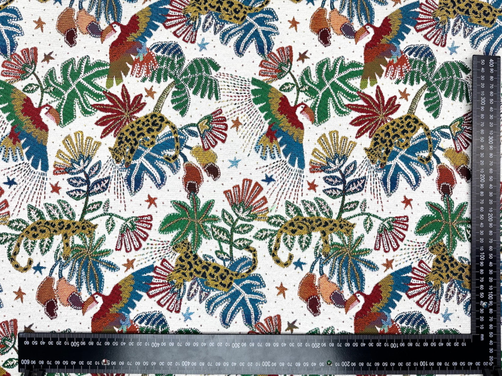 H378 Tropical Jungle Animals White Multi