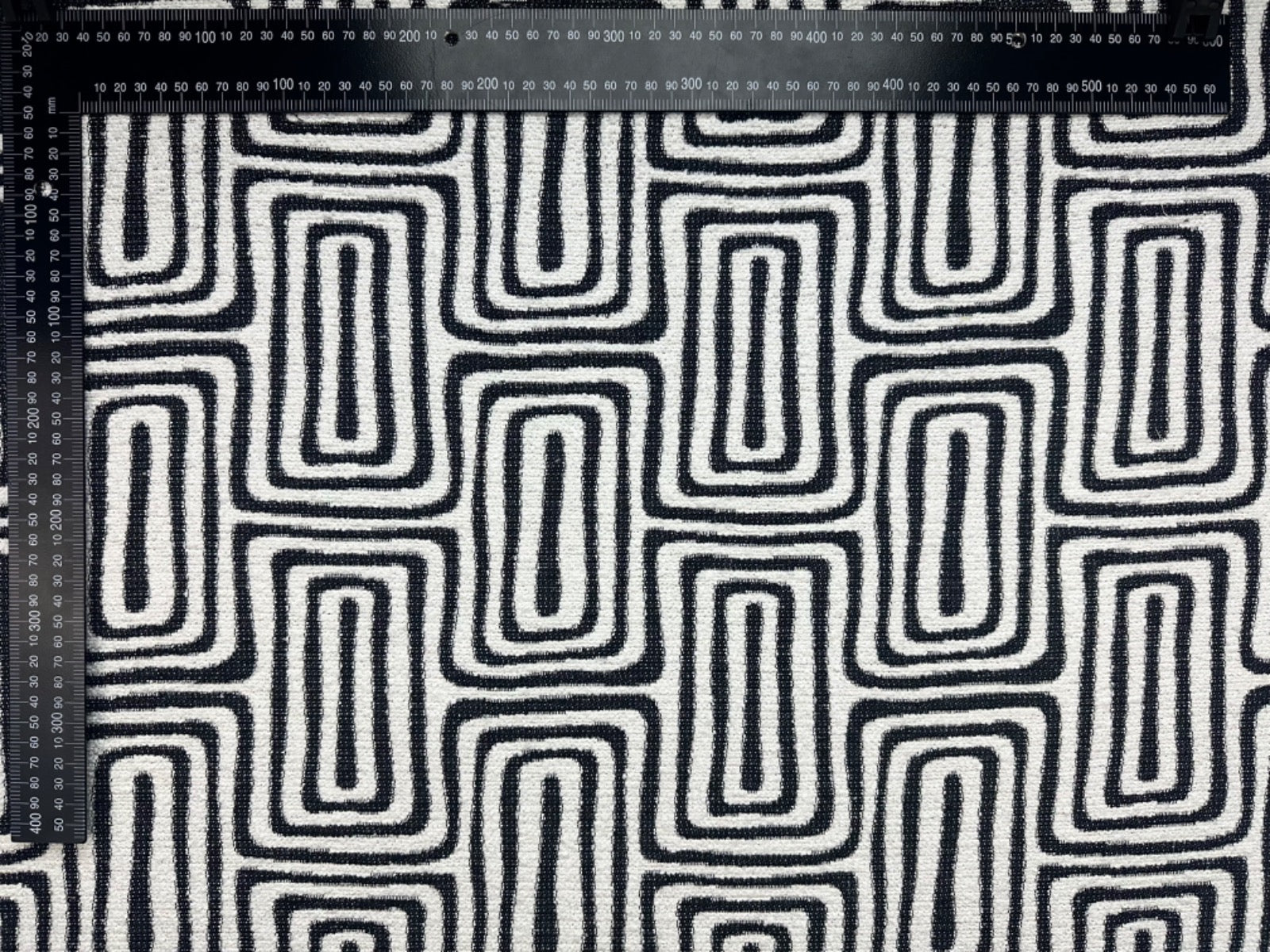 H377 Illusion Tapestry Monochrome Black White